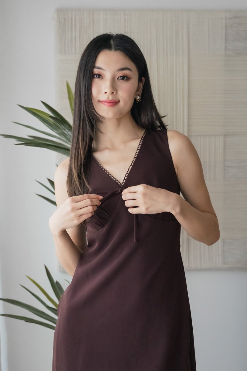 Vespa Ruffles Ribbon Dress In Burgundy