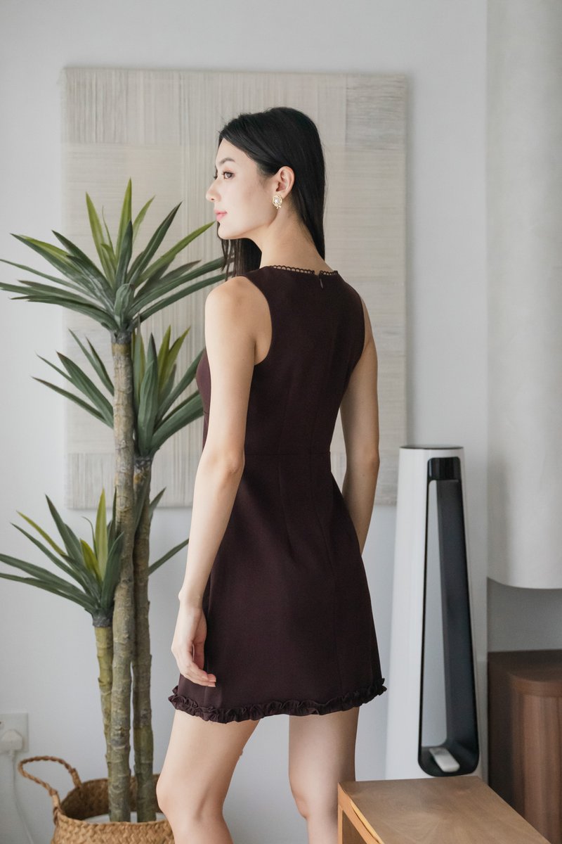 Vespa Ruffles Ribbon Dress In Burgundy