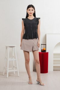 Bronwyn Buttons Pintuck Top In Gunmetal