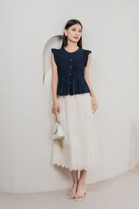 Bronwyn Buttons Pintuck Top In Navy