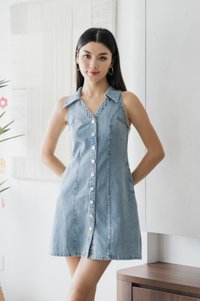 Fanning Halter Denim Dress In Light Wash