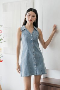 Fanning Halter Denim Dress In Light Wash