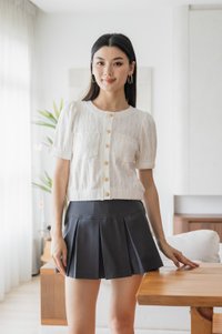 Vaeda Buttons Pocket Knit Top In White
