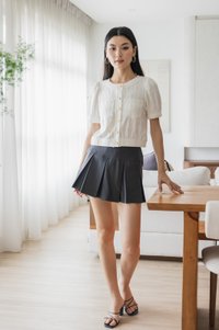 Vaeda Buttons Pocket Knit Top In White