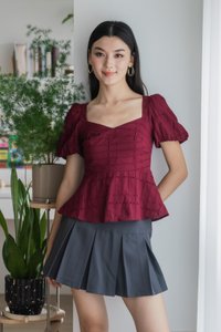 Praise Eyelet Puff Sleeves Top In Wine