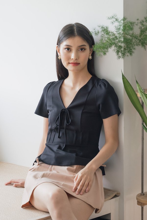 Miko Ribbon Empire Top In Black