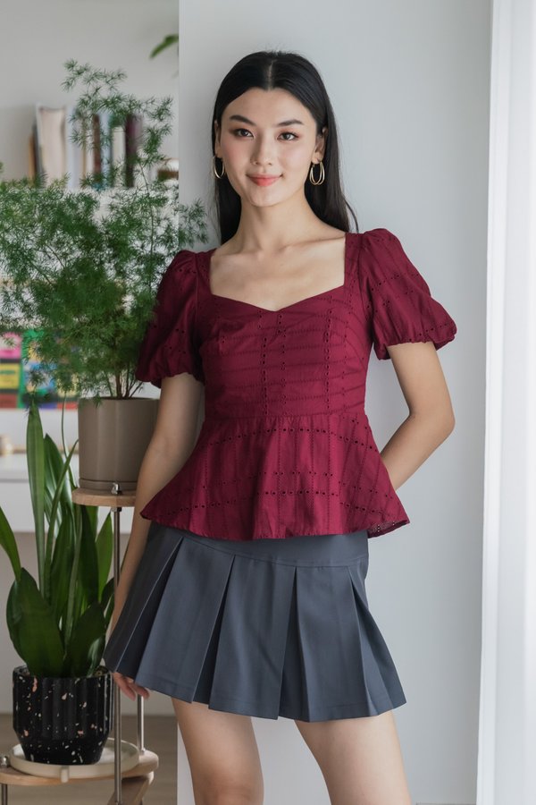 Praise Eyelet Puff Sleeves Top In Wine