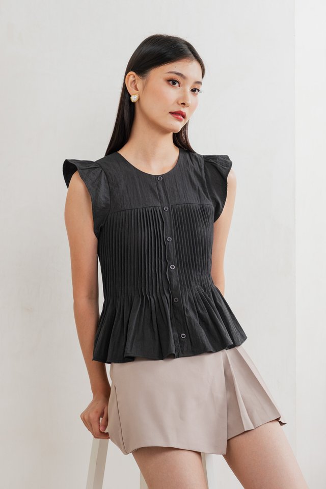 Bronwyn Buttons Pintuck Top In Gunmetal