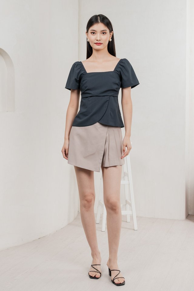 Oracle Overlap Top In Gunmetal