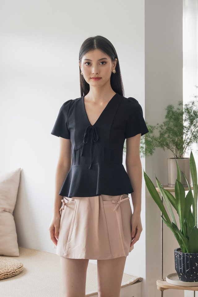 Miko Ribbon Empire Top In Black
