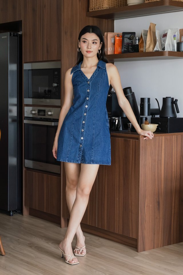 Fanning Halter Denim Dress In Dark Wash
