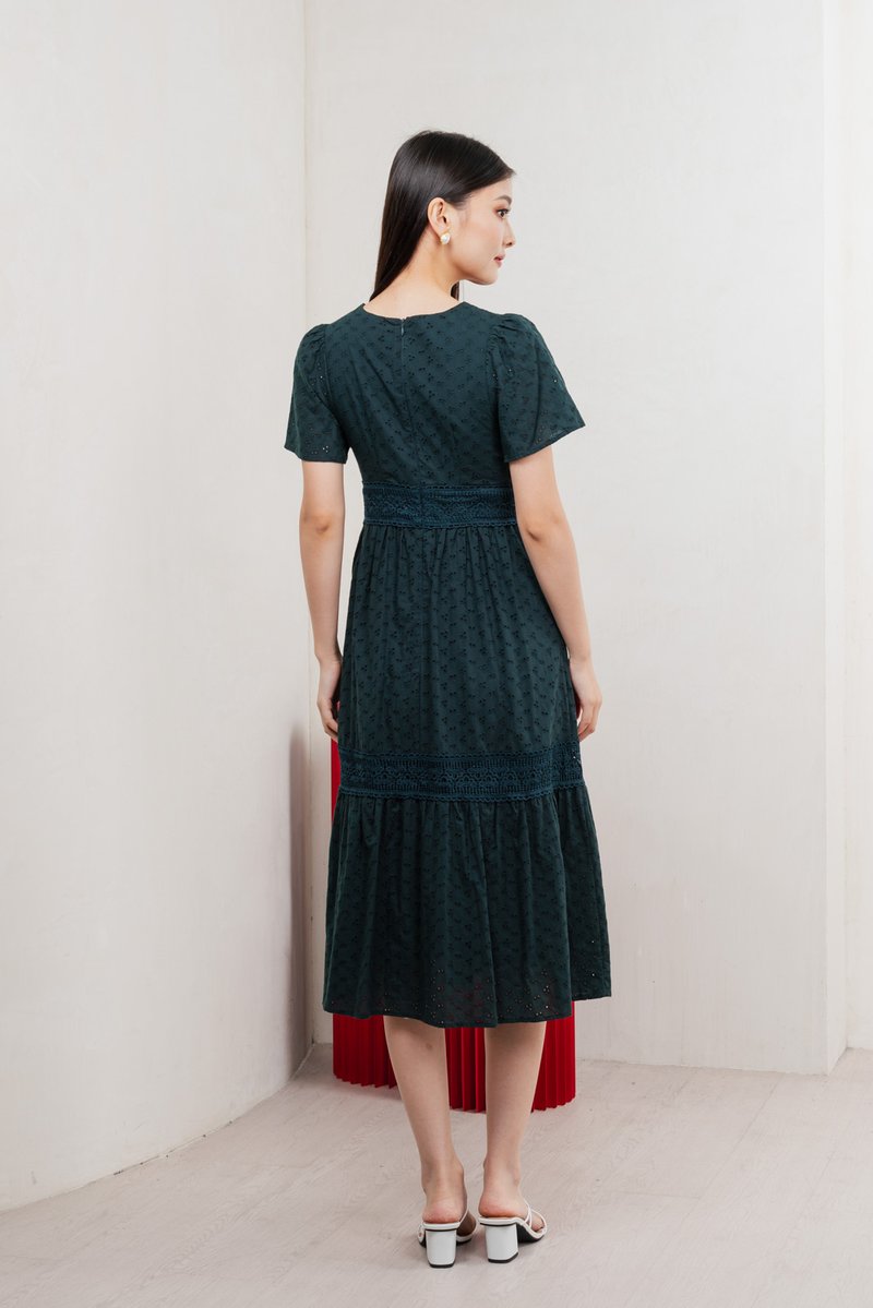 Splendor Eyelet Lace Midi Dress In Emerald