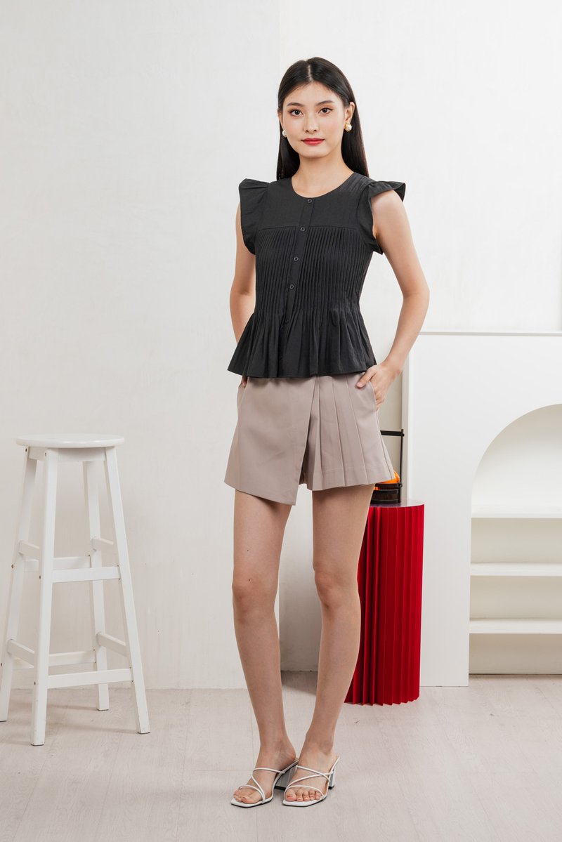 Bronwyn Buttons Pintuck Top In Gunmetal