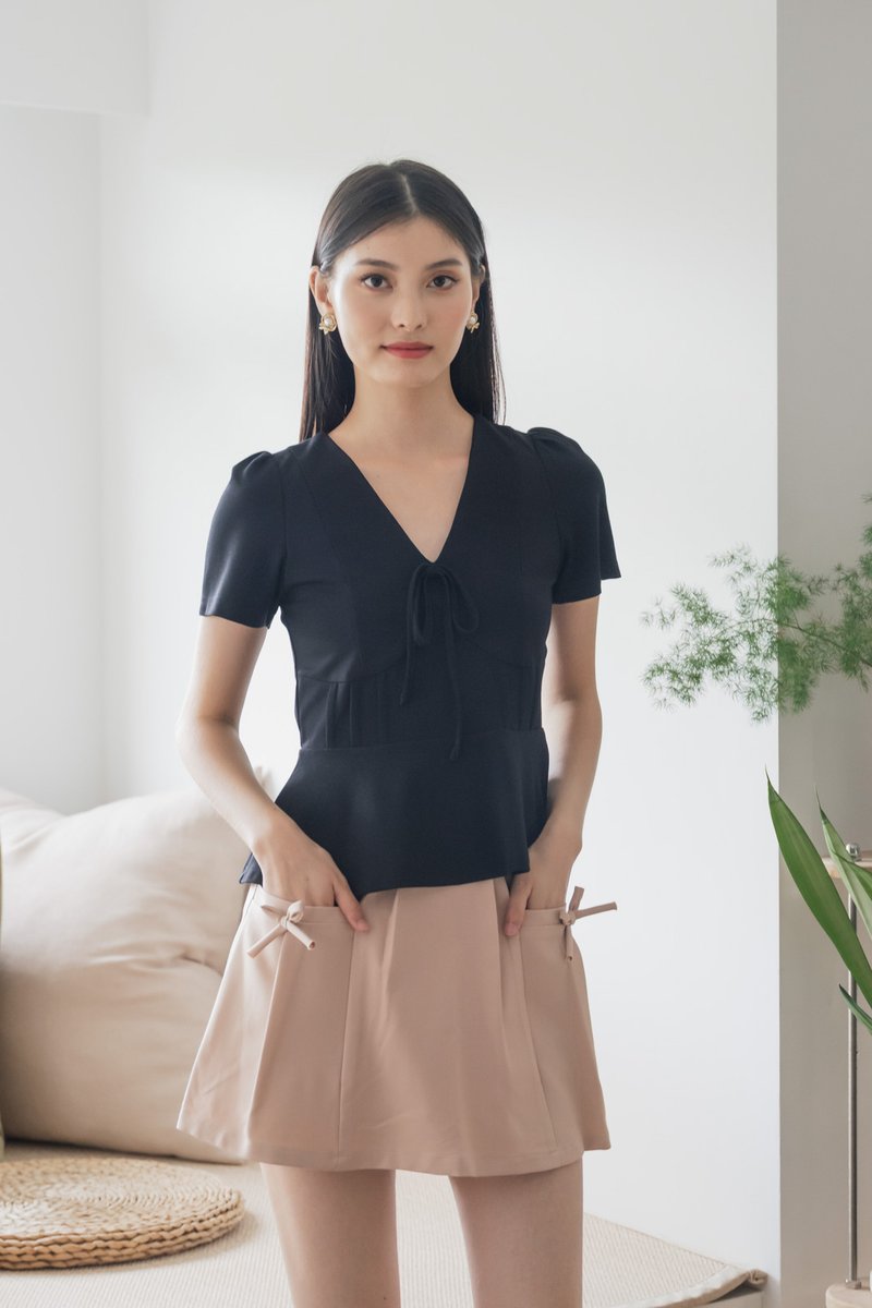 Miko Ribbon Empire Top In Black