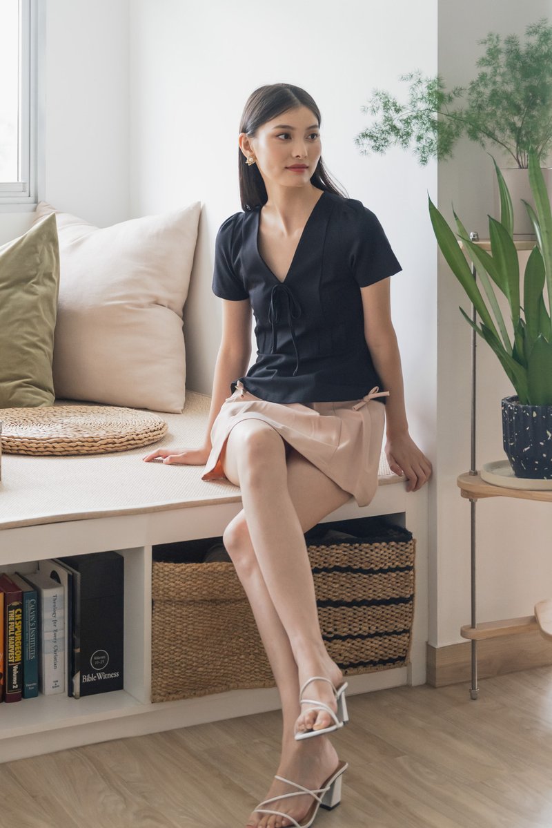 Miko Ribbon Empire Top In Black
