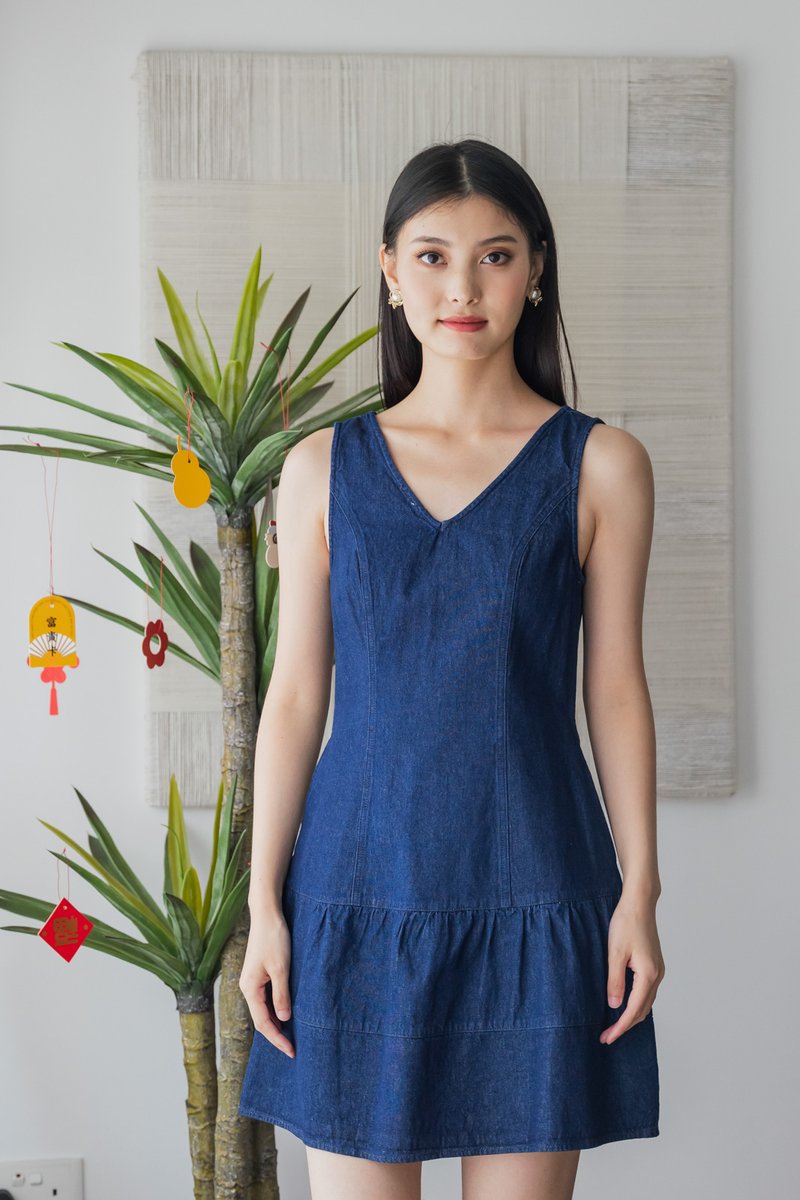 Thrive Denim Tiered Hem Dress in Mid Wash