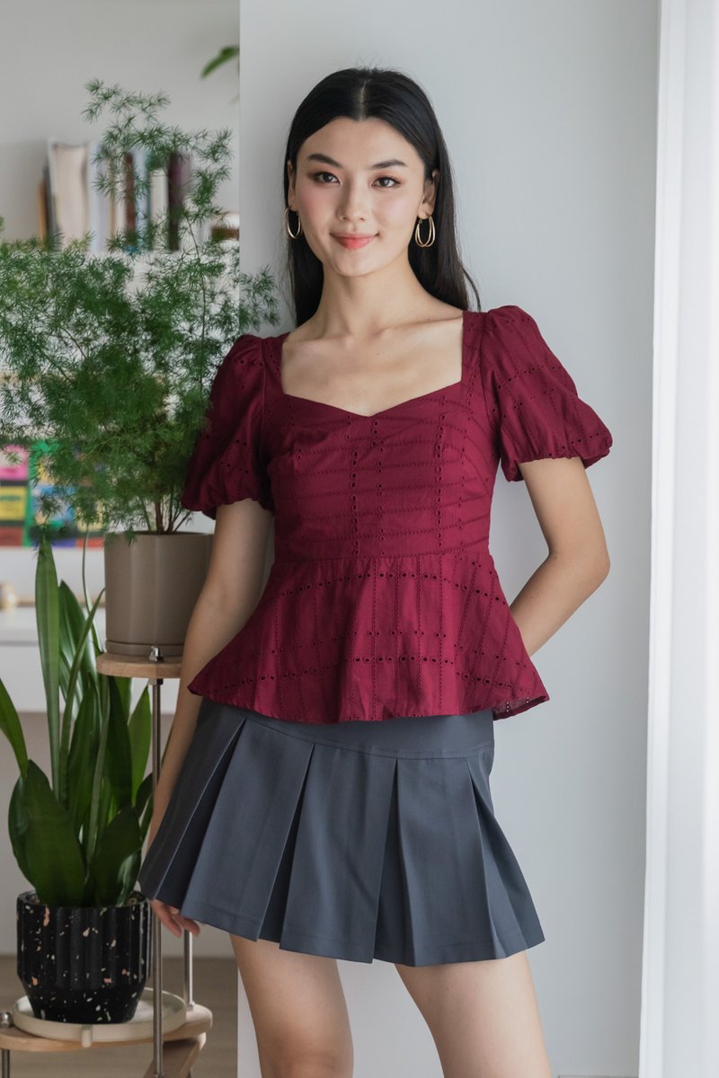 Praise Eyelet Puff Sleeves Top In Wine