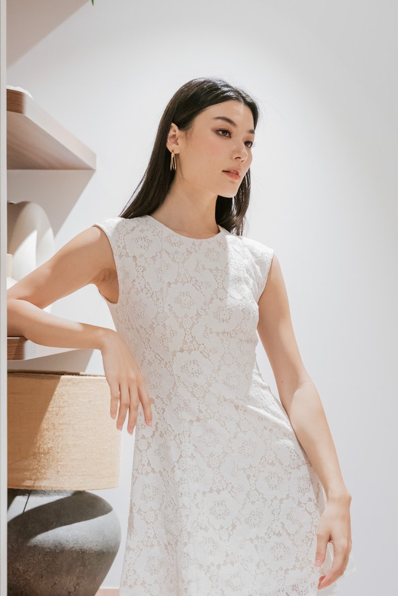 Jubilee Lace Panelled Dress In White