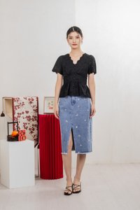 Trinidad Eyelet Buttons Top In Black