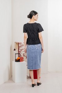 Trinidad Eyelet Buttons Top In Black