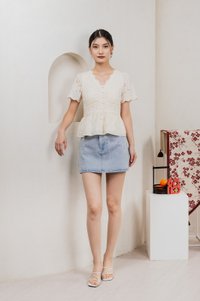 Trinidad Eyelet Buttons Top In Cream