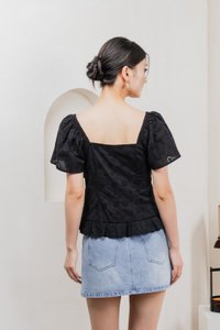 Simplicite Eyelet Ribbonette Top In Black