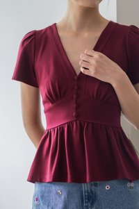 Calm Cotton Empire Buttons Top In Wine
