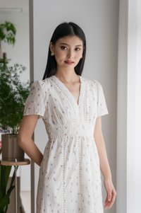 Mathiola Fleur Embroidery Midi Dress In White