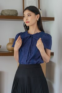 Vanda Swiss Dot Ribbon Top In Navy