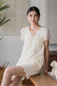 Excelle Eyelet Tie Ribbon Dress In Cream
