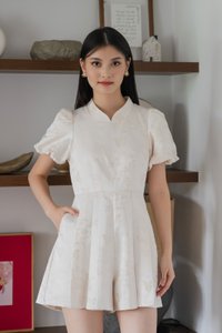 Xuan Jacquard Mandarin Romper In Champagne