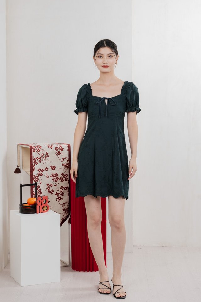 Sage Embroidered Tie Ribbon Dress In Emerald