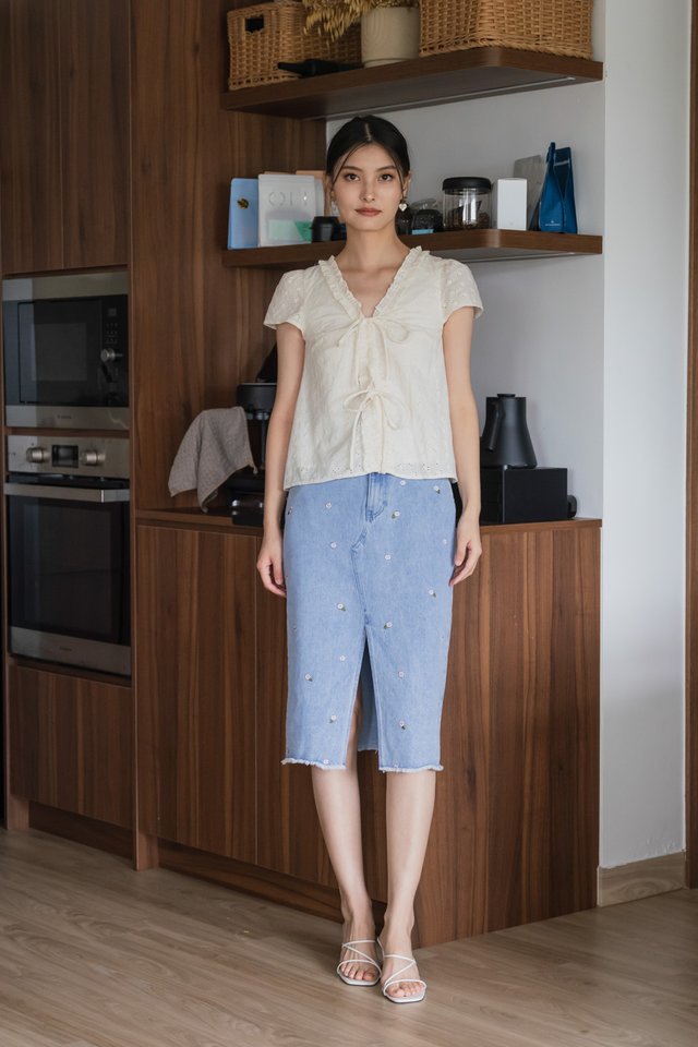 Austina Eyelet Ruffles Ribbon Top In Pearl Cream