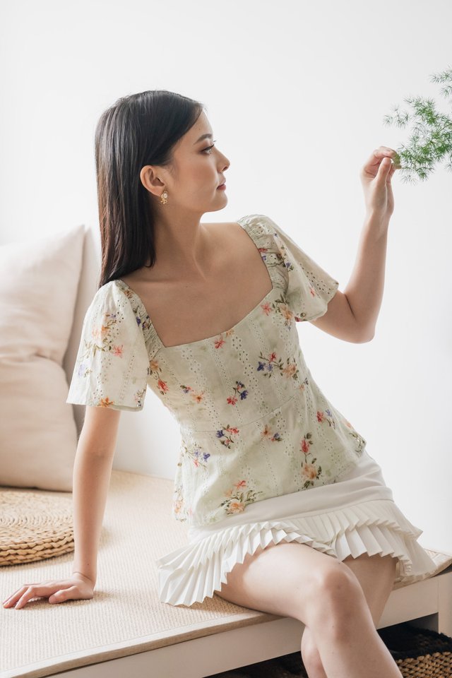 Tinsdale Fleur Eyelet Top in Tea Green