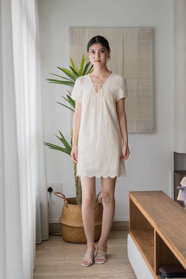 Excelle Eyelet Tie Ribbon Dress In Cream