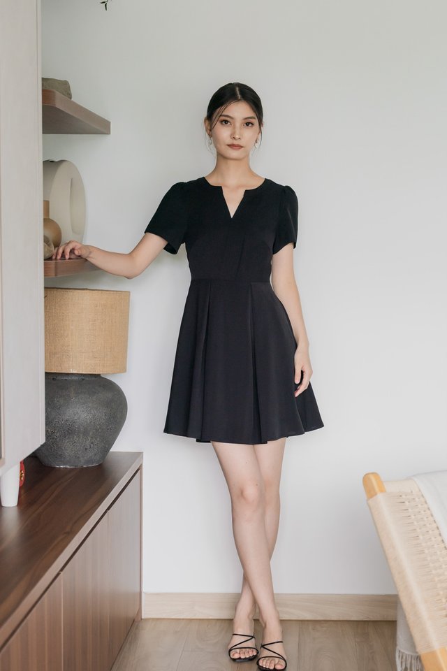 Jacque Mandarin Collar Pleated Dress In Black