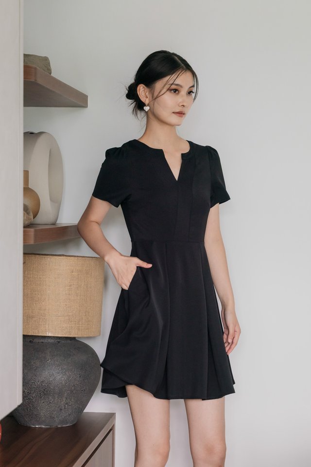 Jacque Mandarin Collar Pleated Dress In Black