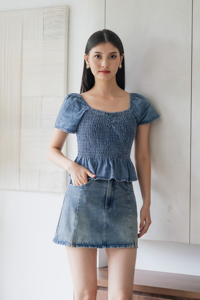 Hydra Smocked Denim Top In Denim Wash