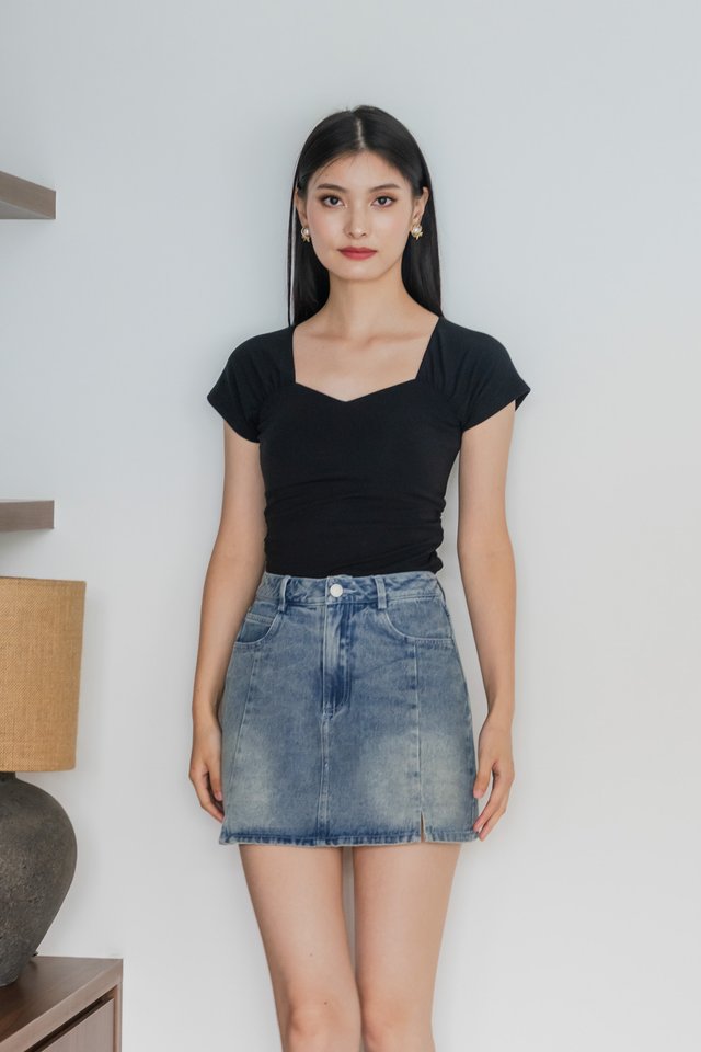 Justine Side Ruched Padded Top In Black