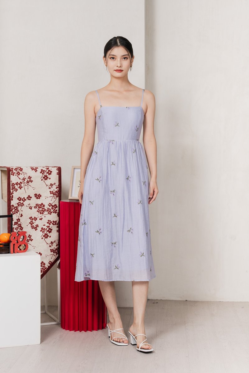 Cyra Floral Textured Camisole Midi Dress In Lavender