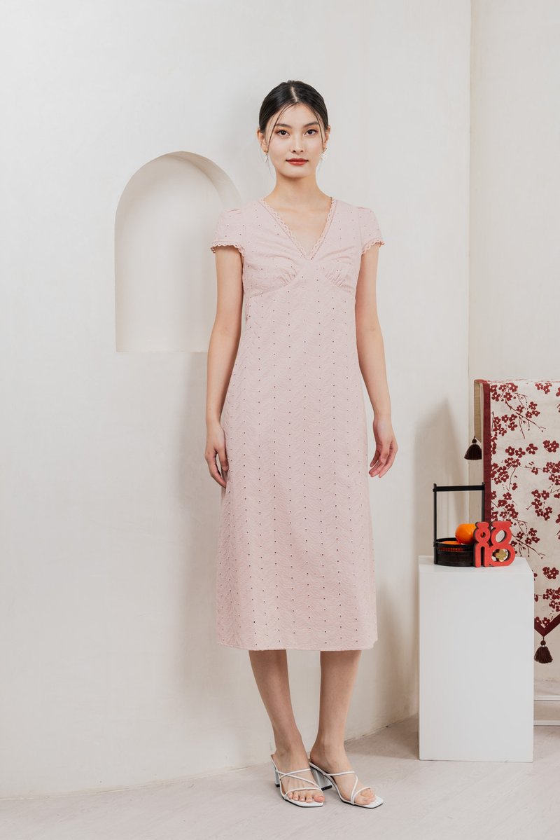 Meraline Embroidery Lace Midi Dress In Dusty Pink