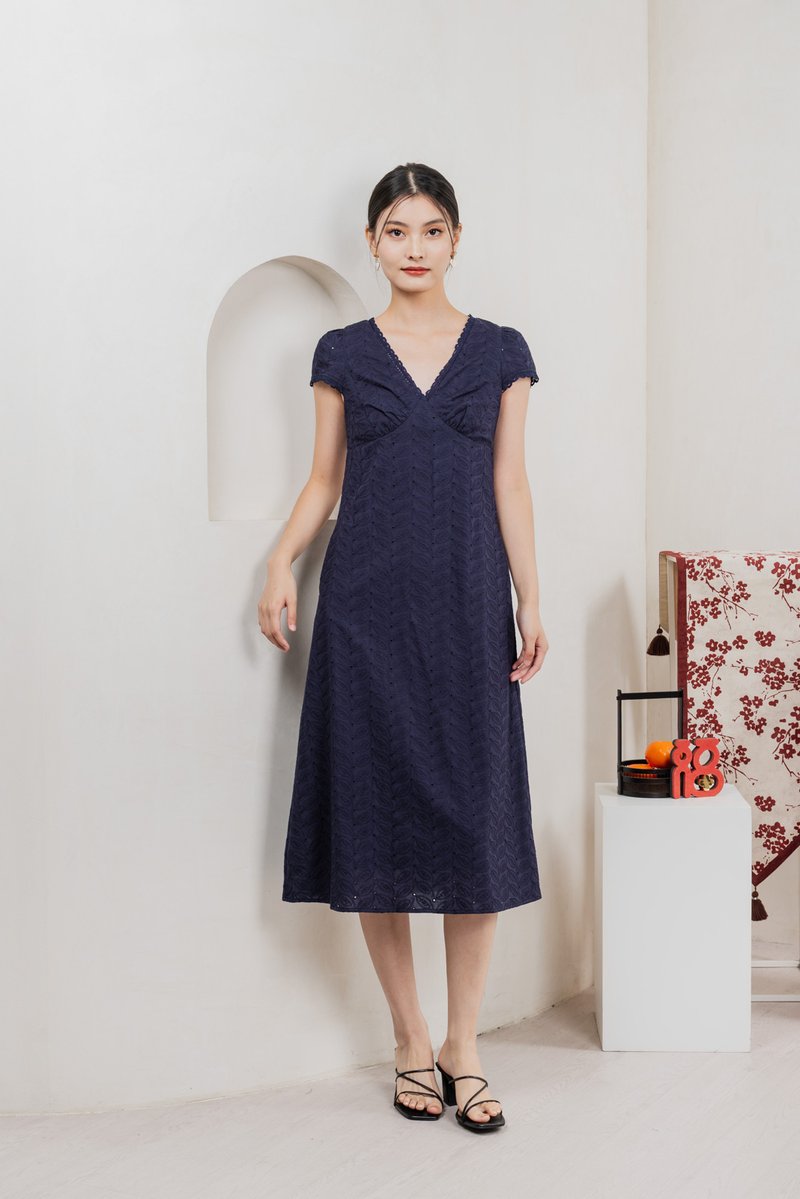 Meraline Embroidery Lace Midi Dress In Navy