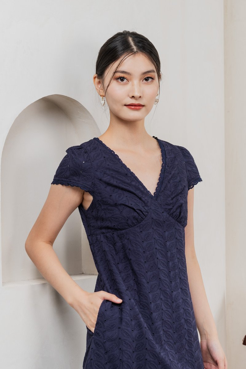 Meraline Embroidery Lace Midi Dress In Navy