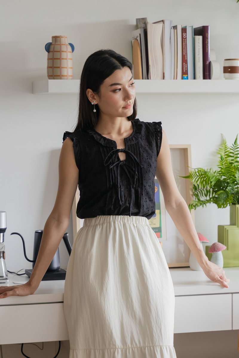 Heartstrings Eyelet Ruffles Top In Black