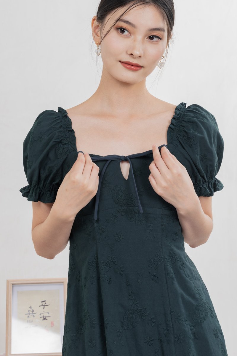 Sage Embroidered Tie Ribbon Dress In Emerald
