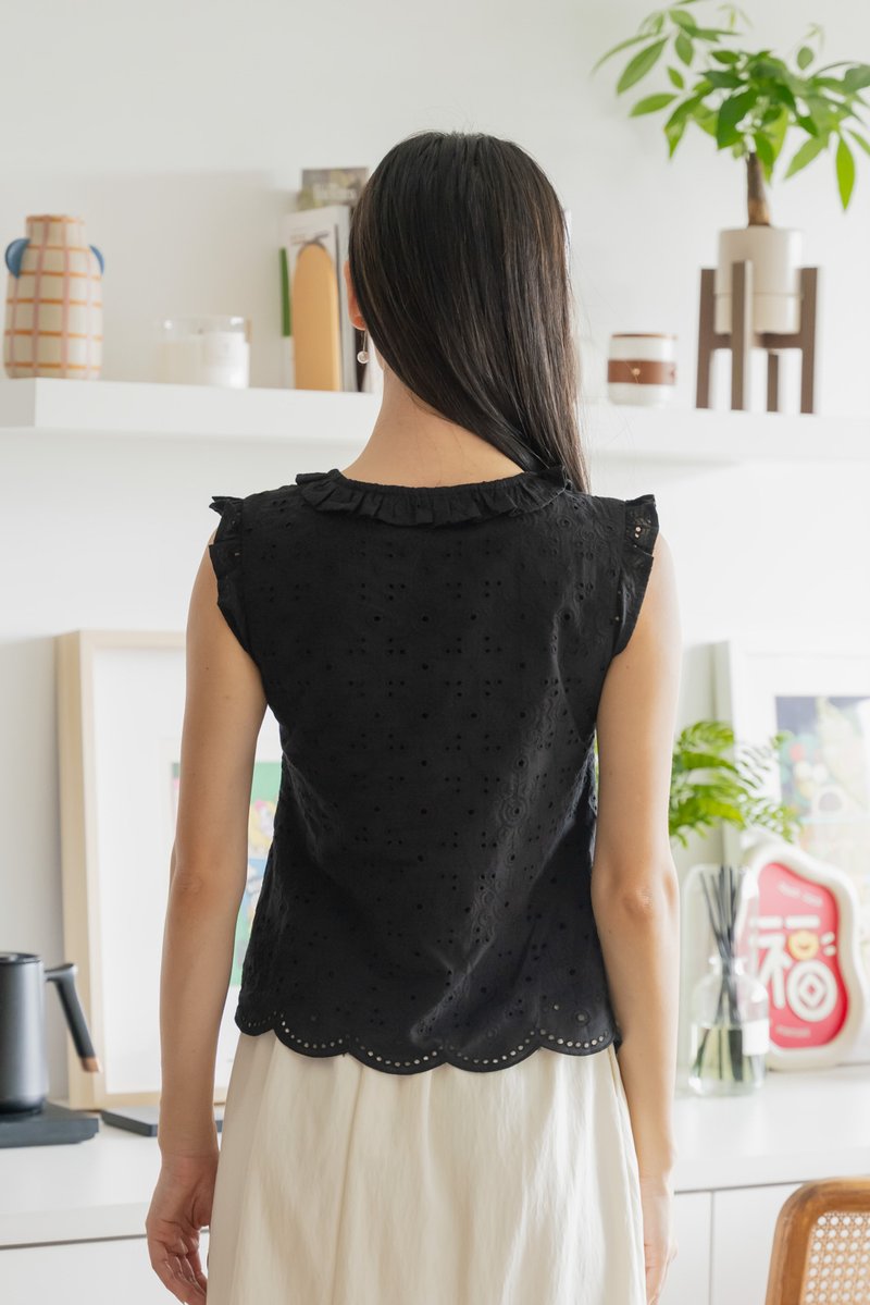 Heartstrings Eyelet Ruffles Top In Black