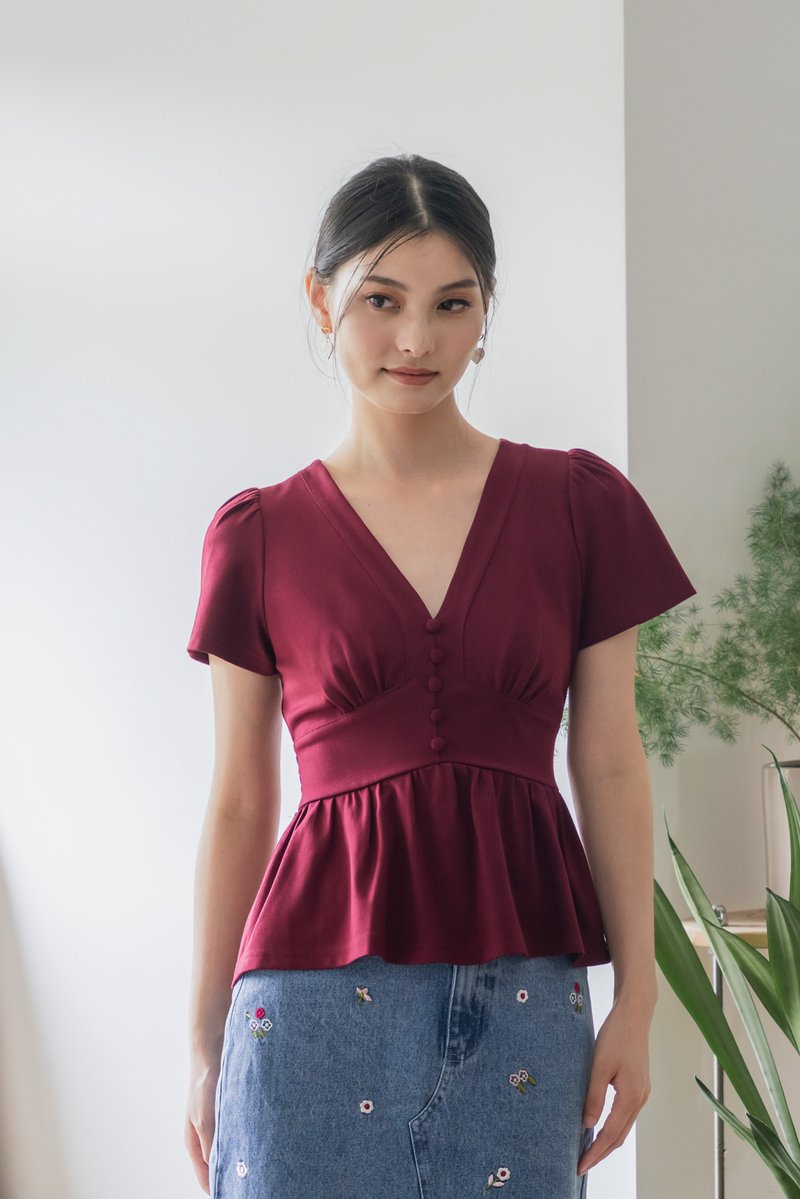 Calm Cotton Empire Buttons Top In Wine