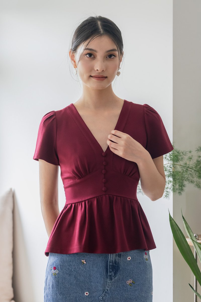 Calm Cotton Empire Buttons Top In Wine