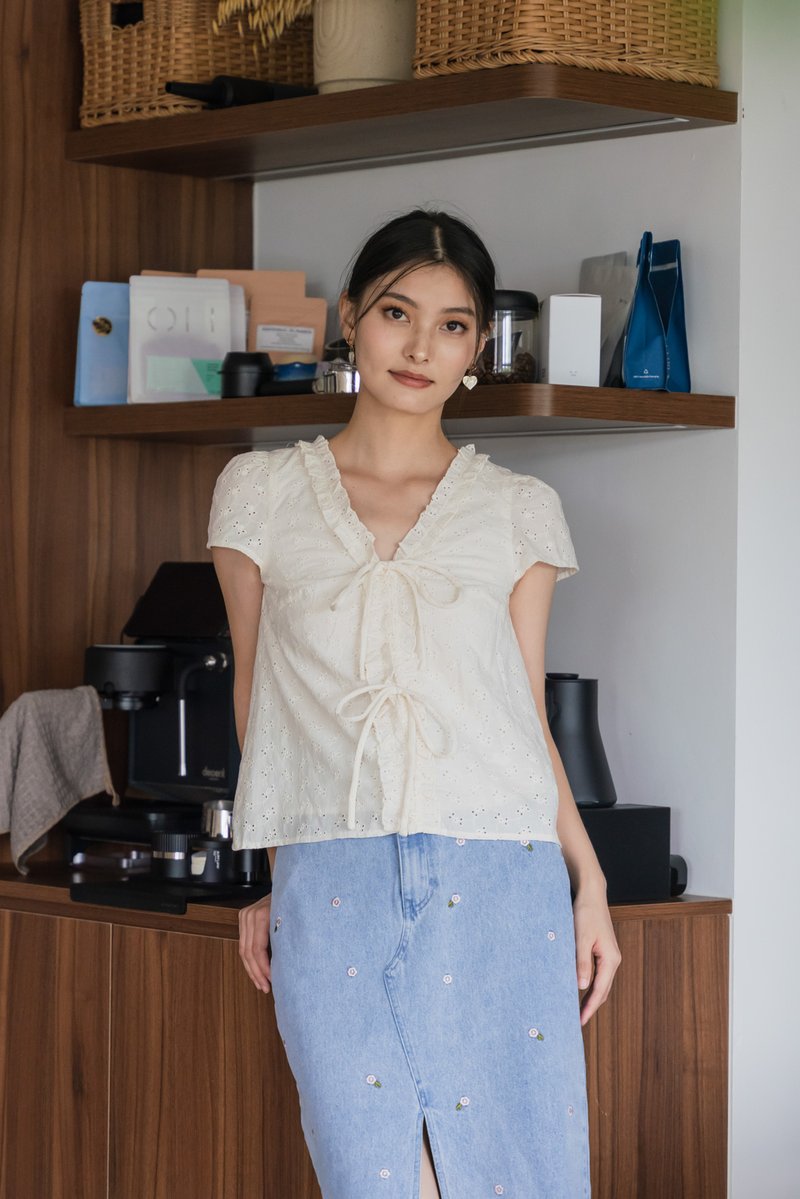 Austina Eyelet Ruffles Ribbon Top In Pearl Cream