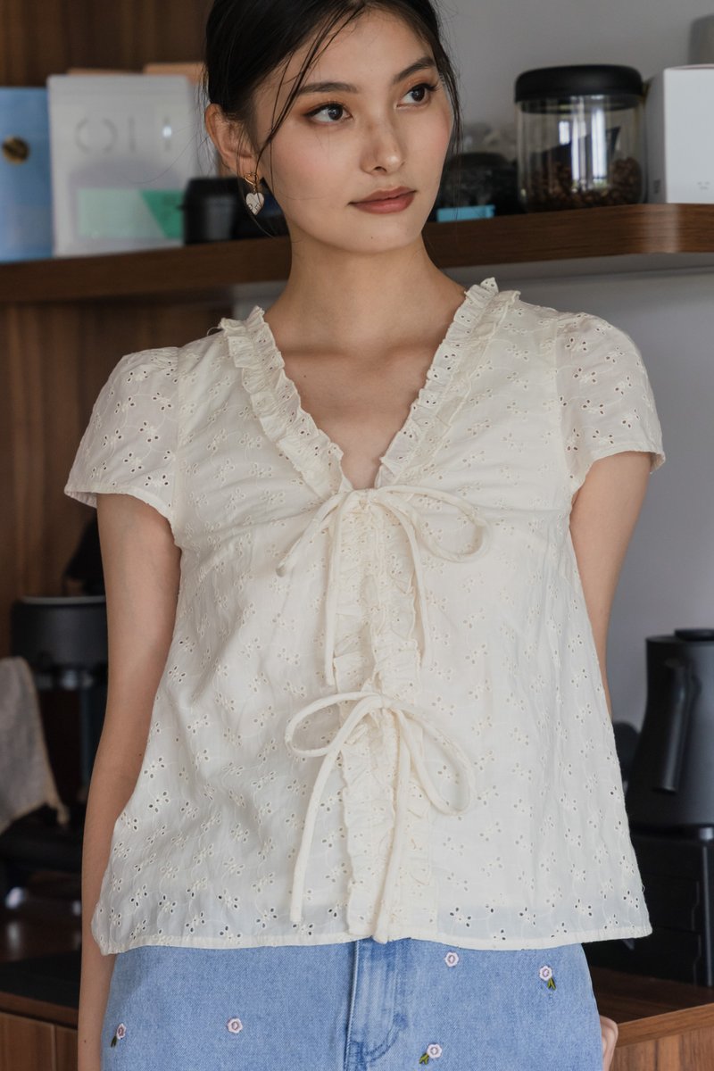 Austina Eyelet Ruffles Ribbon Top In Pearl Cream